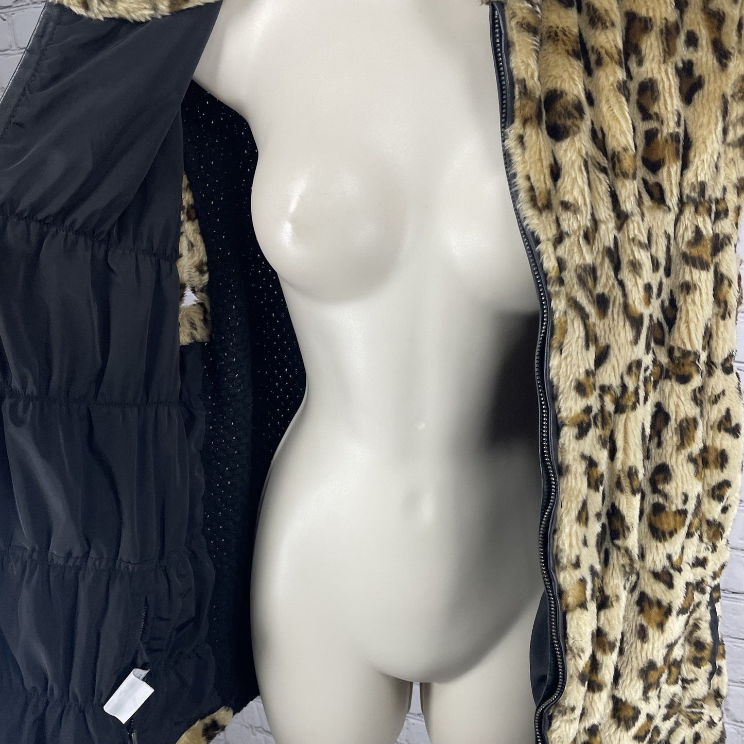 Bagatelle Tan Leopard Faux Fur Zipped Knit Back Vest Pockets Size Medium M