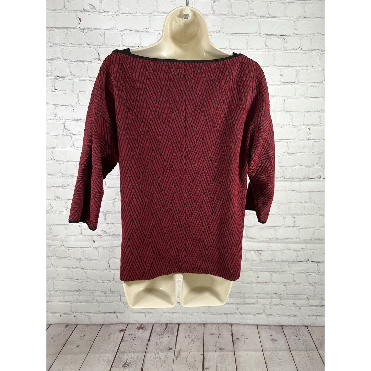 Chico’s Red Black Diamond 3/4 Sleeve Stretchy Top Women’s XS