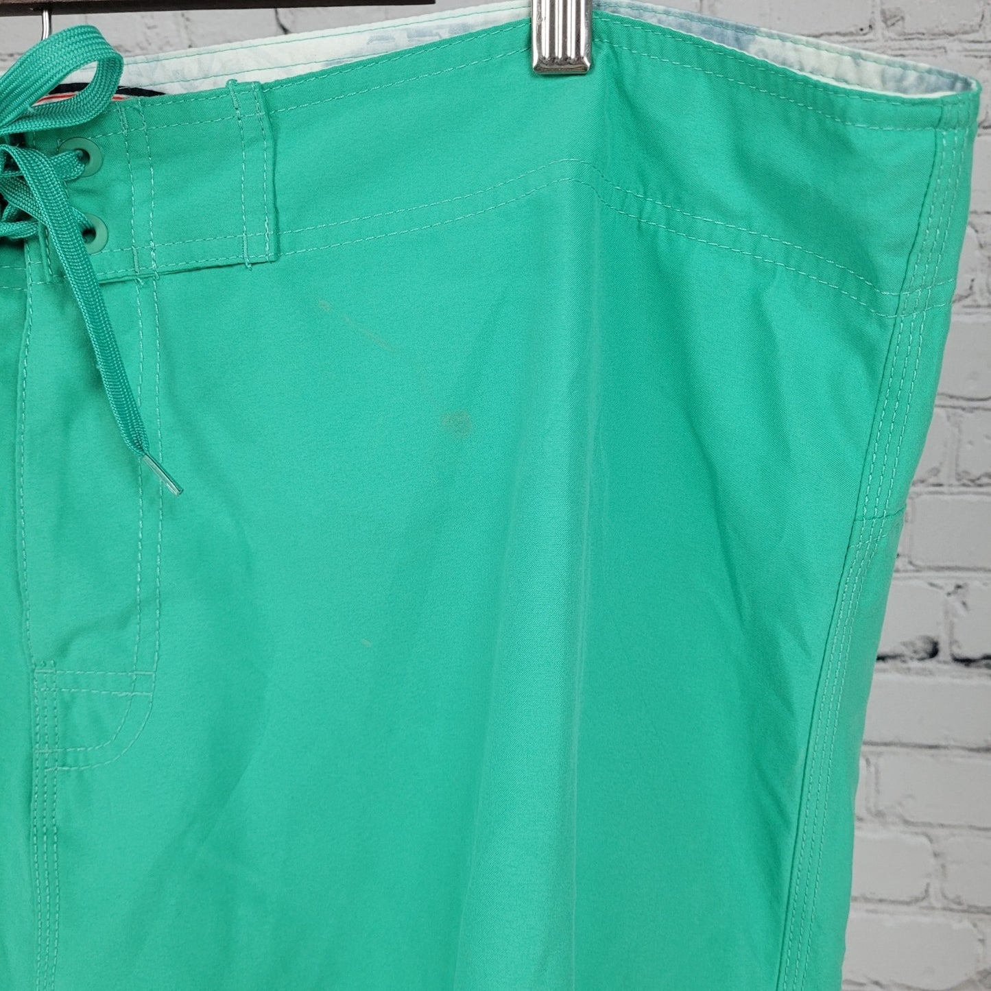 Ron Jon Surf Shop Green Cargo Lightweight Board Shorts Swim Trunks Size (42x9)