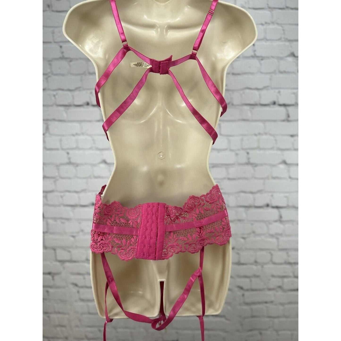 Playboy x Yandy Lingerie Pink Floral Lace Underwire Unlined Bra Garter Belt L