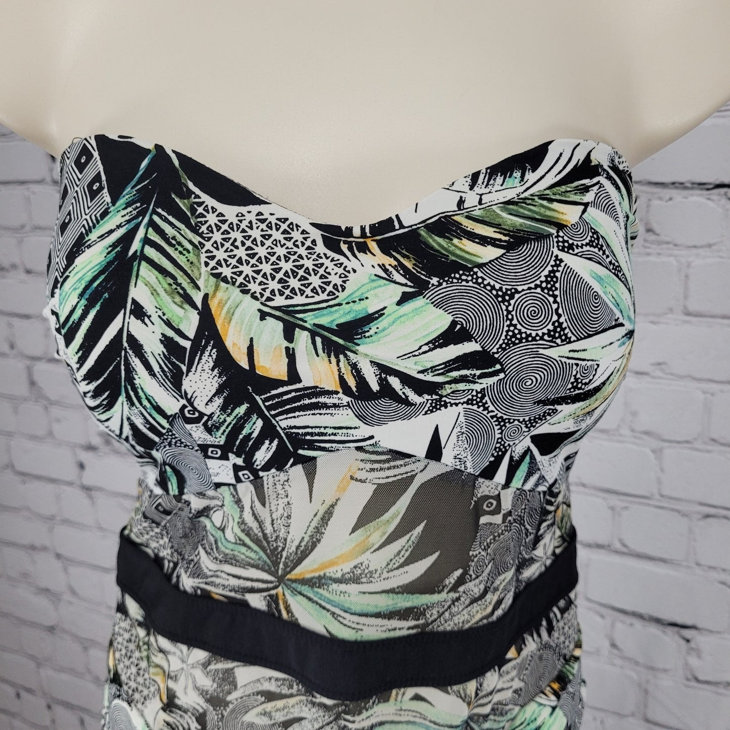 Kenneth Cole Black & White Tropical Built In Bra 1 Piece Swimsuit Size Large L