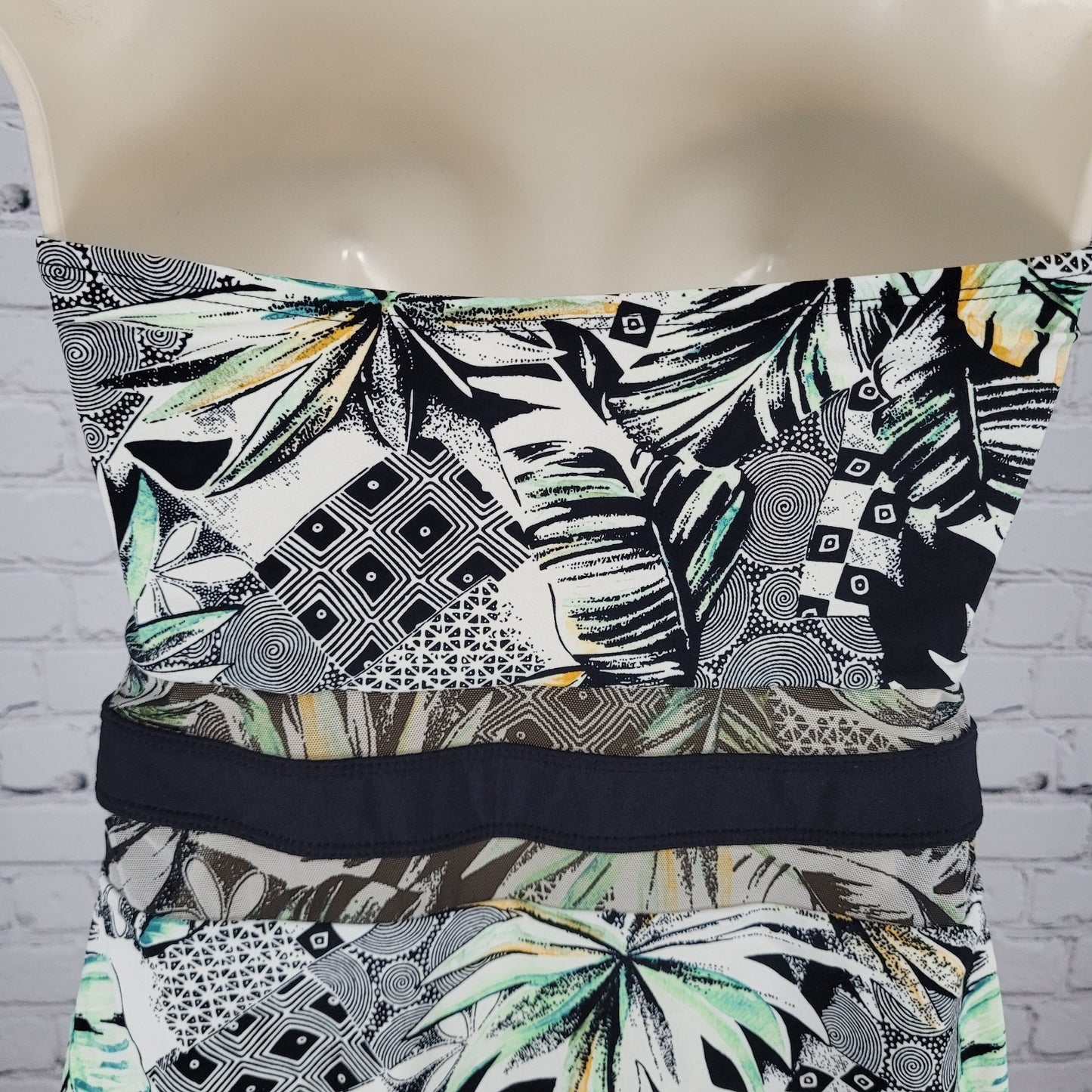 Kenneth Cole Black & White Tropical Built In Bra 1 Piece Swimsuit Size Large L