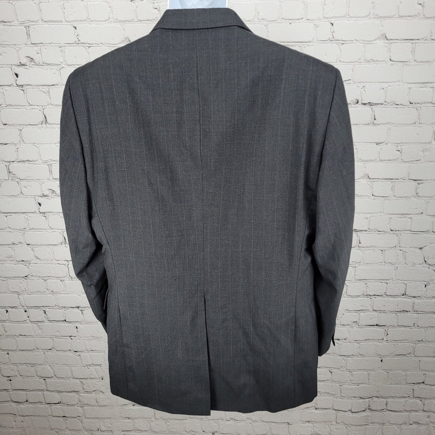 Jos A Bank Grey 100% Wool Pinstriped 2 Button Blazer Sport Coat Size 46L