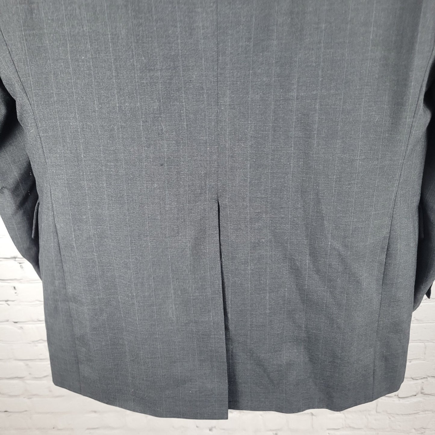 Jos A Bank Grey 100% Wool Pinstriped 2 Button Blazer Sport Coat Size 46L
