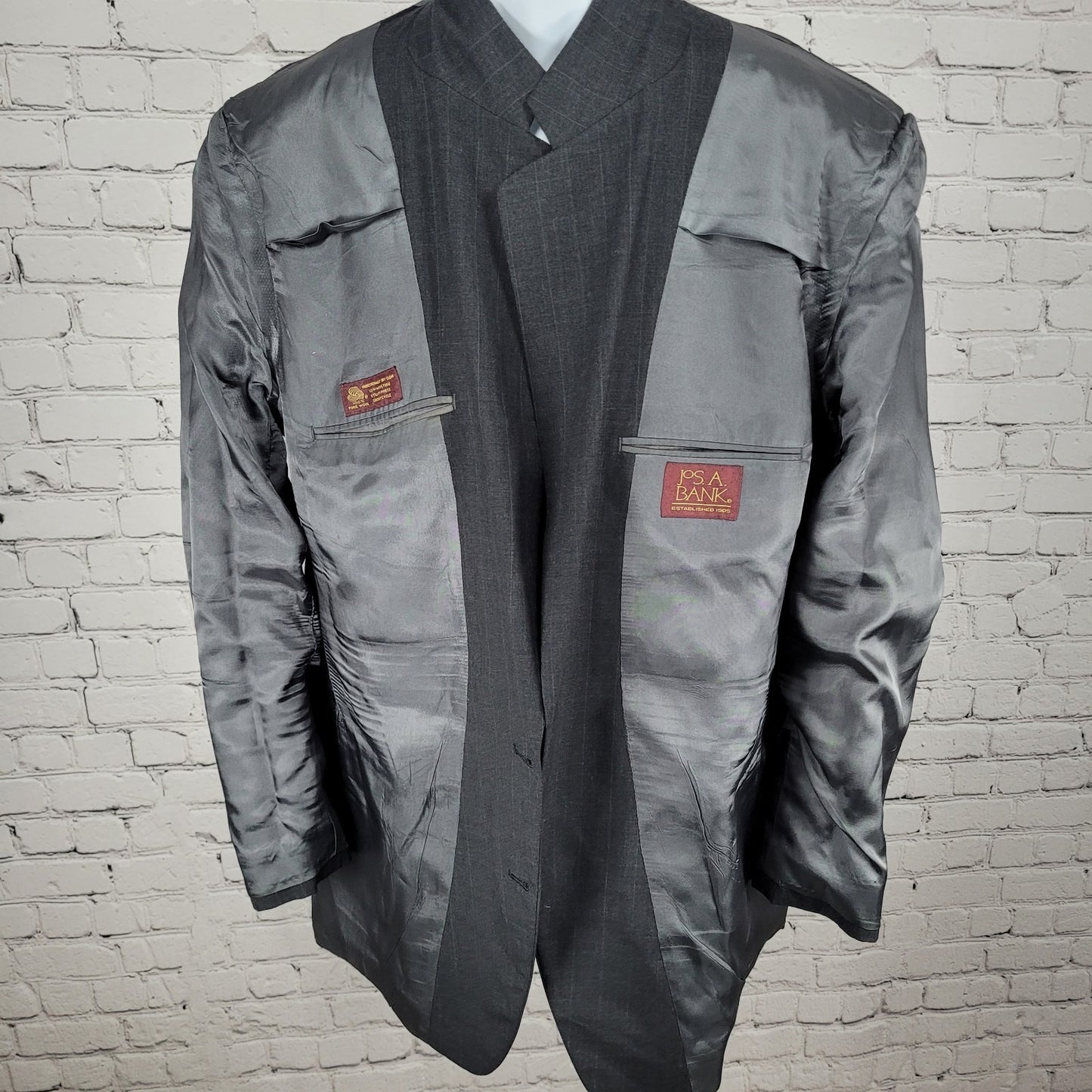 Jos A Bank Grey 100% Wool Pinstriped 2 Button Blazer Sport Coat Size 46L