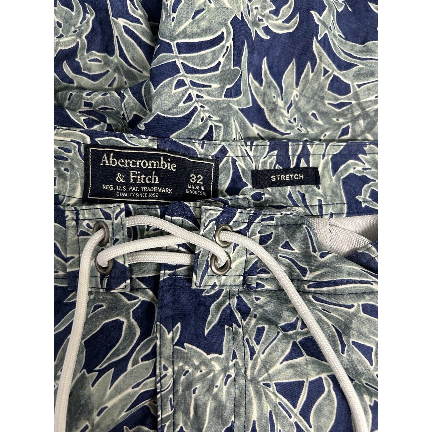 Abercrombie & Fitch Green Blue Leaf Mesh Lined Swim Trunks Stretch 32 (32 x 6.5)