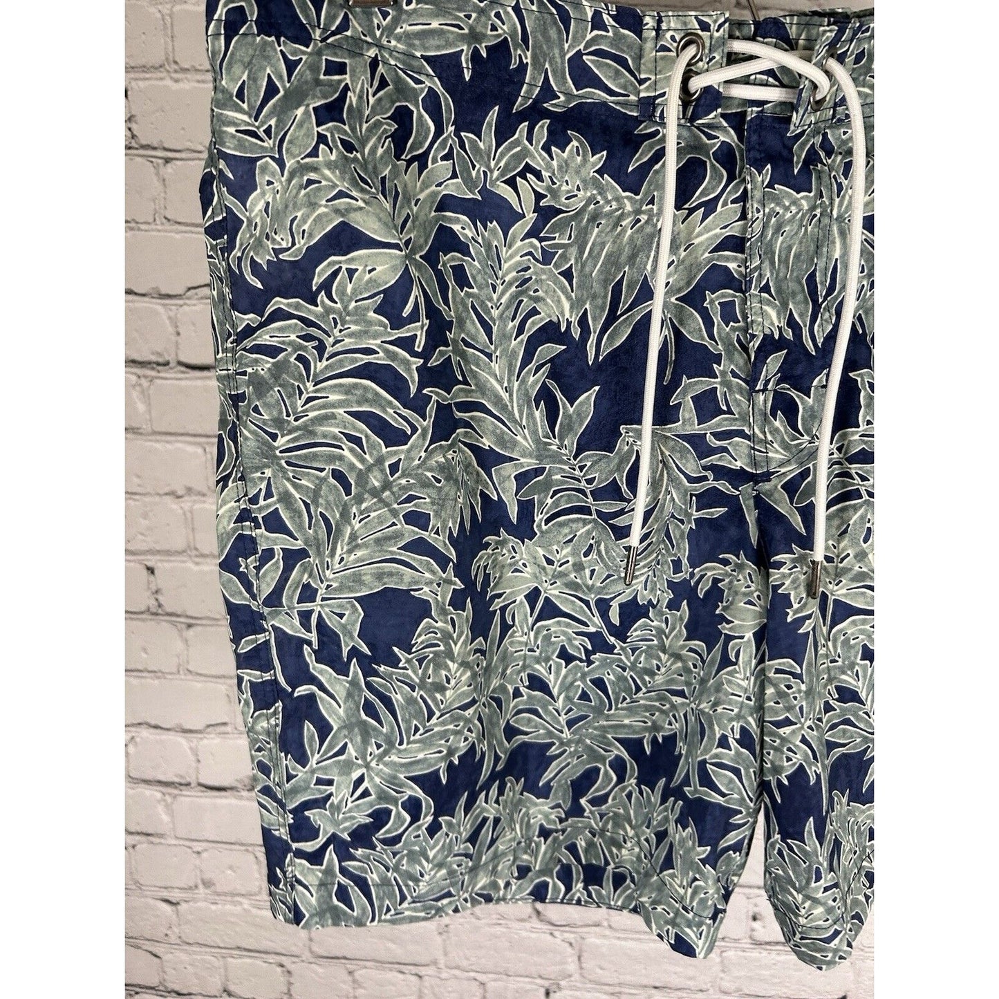 Abercrombie & Fitch Green Blue Leaf Mesh Lined Swim Trunks Stretch 32 (32 x 6.5)