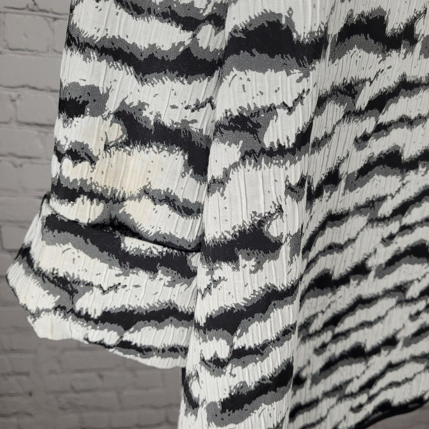 Ic By Connie K Grey Zebra Full Zip Collared Lightweight Jacket USA Made Size XL