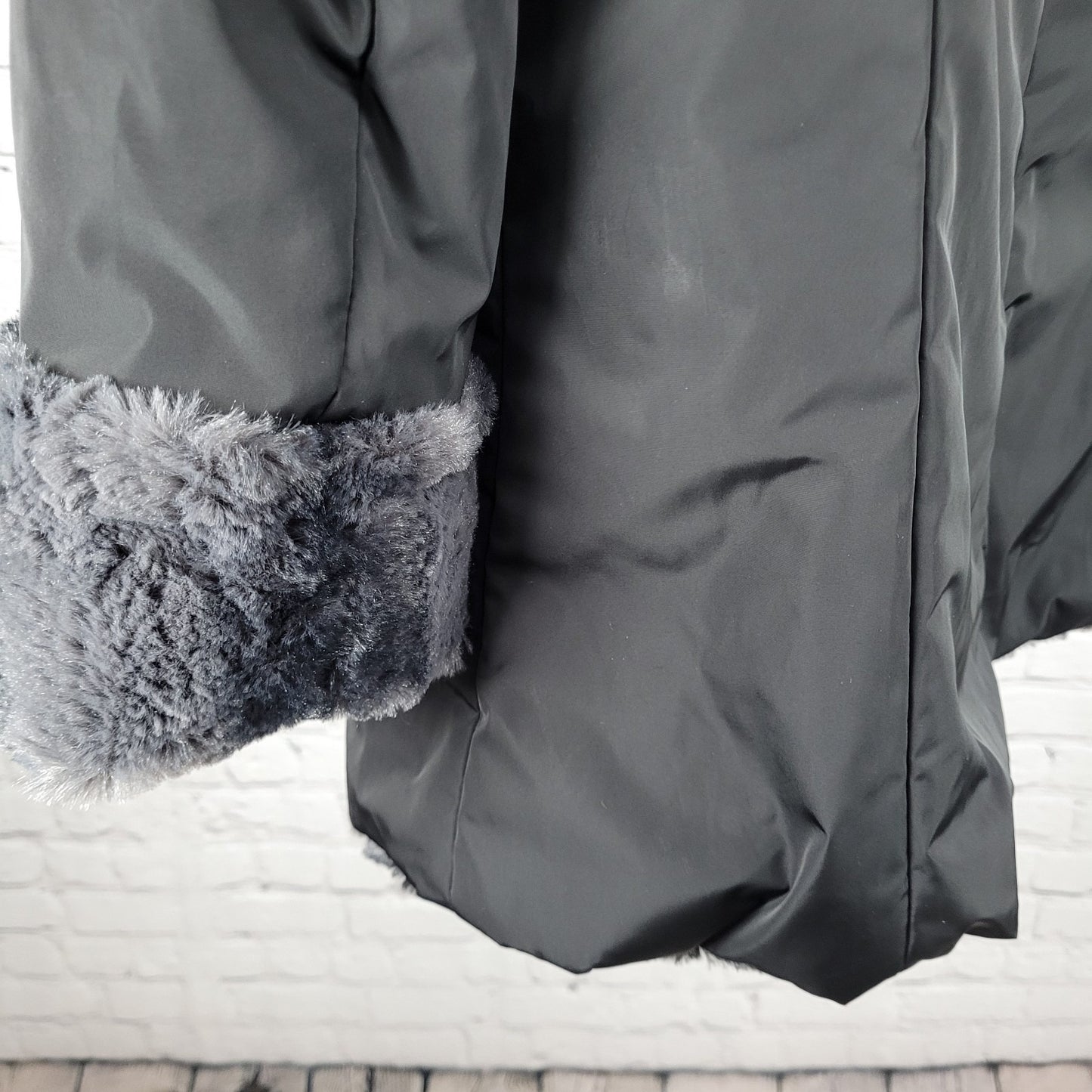 Hal Rubenstein Black & Grey Soft Faux Fur Reversible Hooded Coat Size Medium M