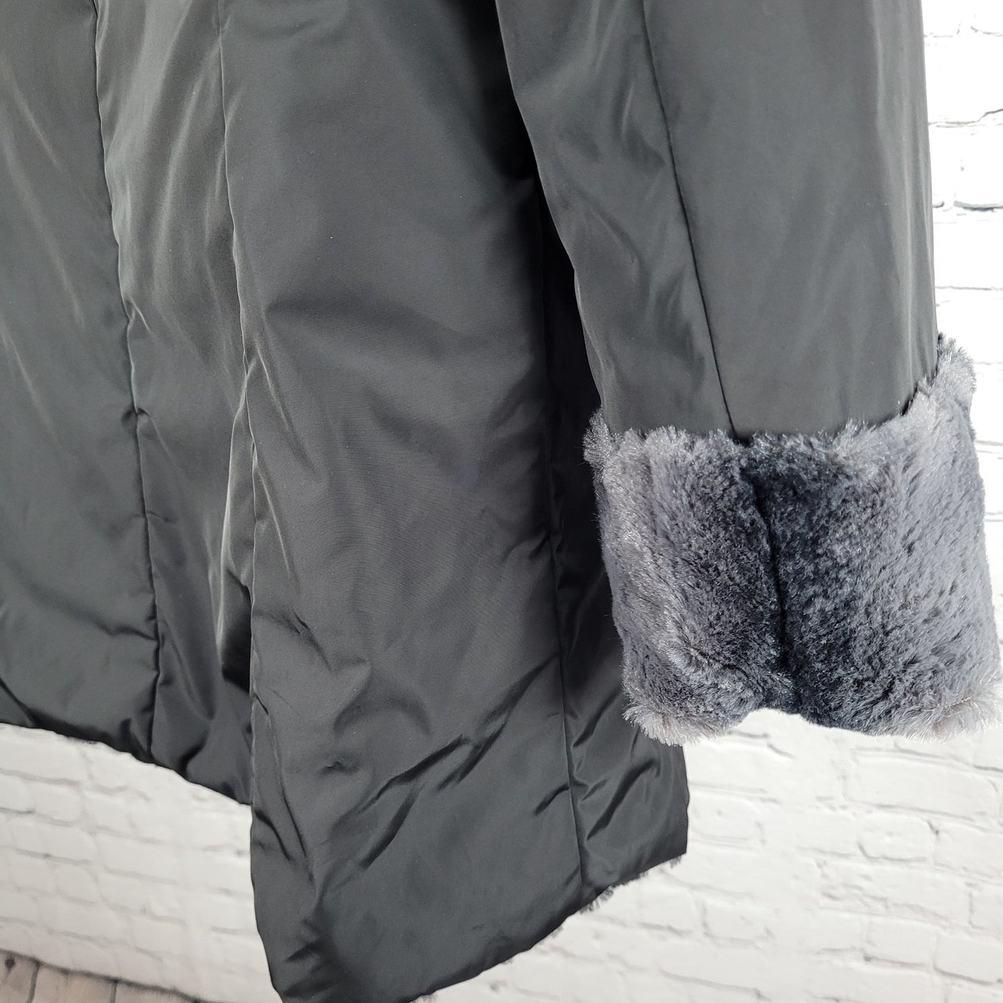 Hal Rubenstein Black & Grey Soft Faux Fur Reversible Hooded Coat Size Medium M