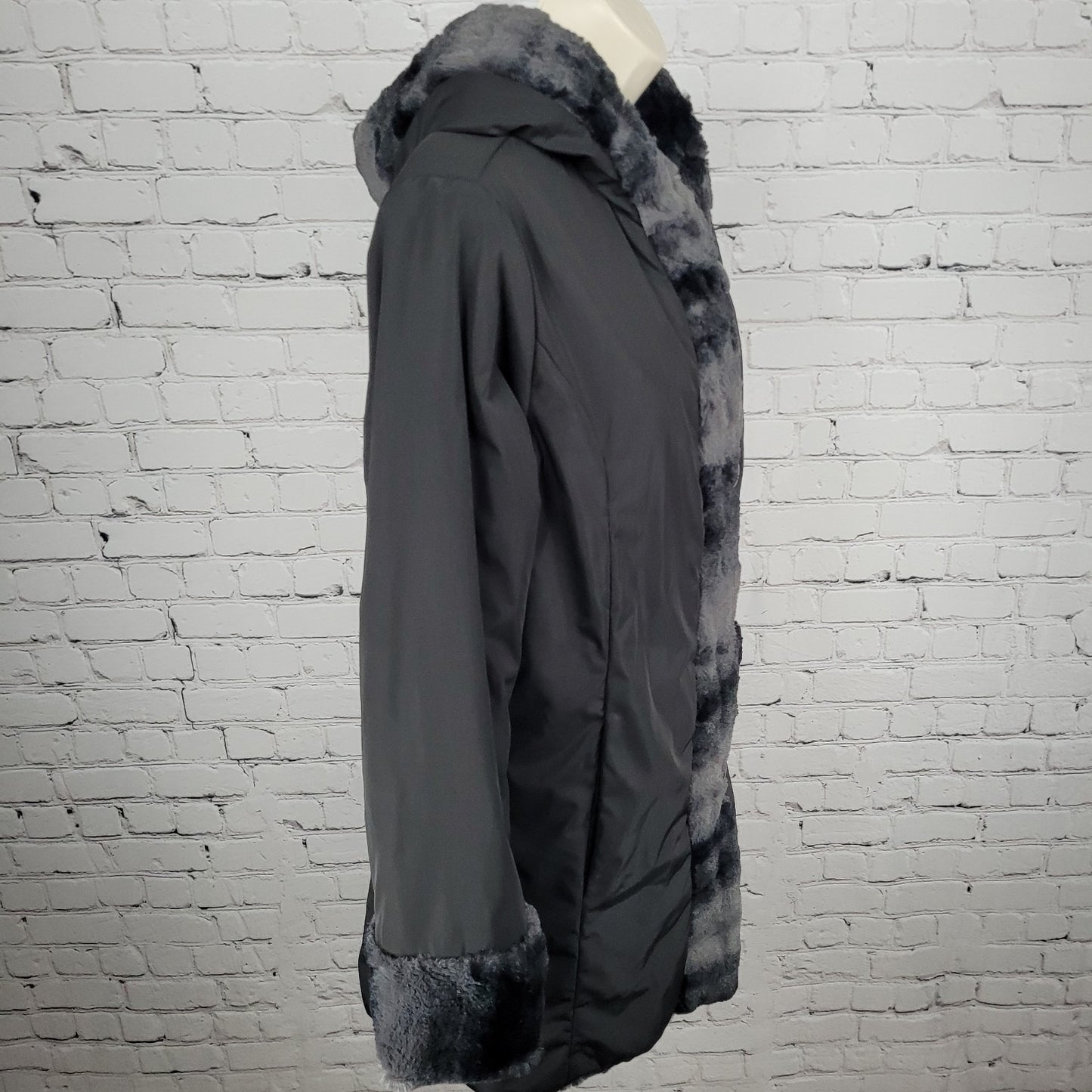 Hal Rubenstein Black & Grey Soft Faux Fur Reversible Hooded Coat Size Medium M