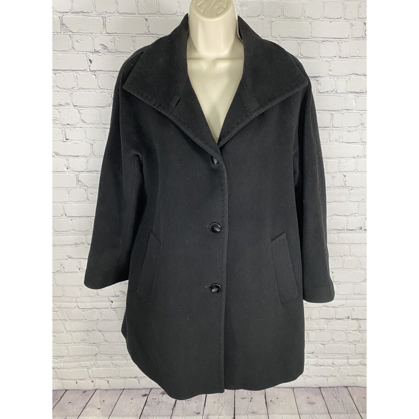 Ellen Tracy Black Wool Blend Collared 4 Button Overcoat Jacket Pockets Size 6