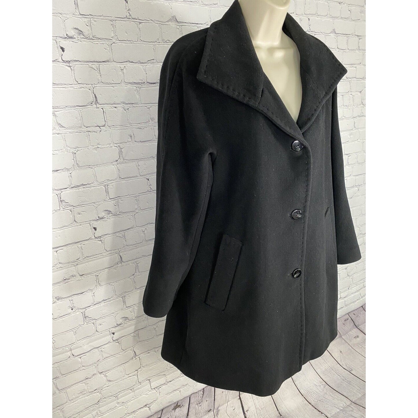 Ellen Tracy Black Wool Blend Collared 4 Button Overcoat Jacket Pockets Size 6
