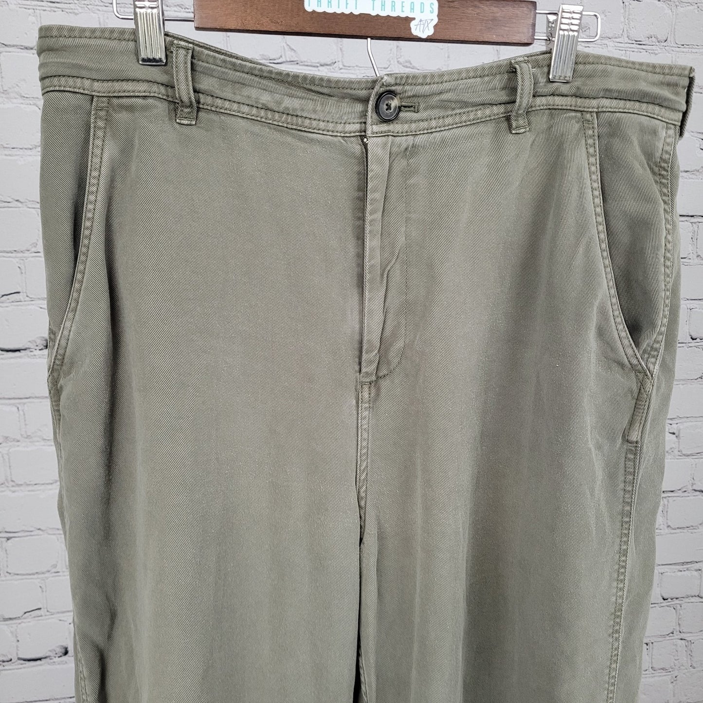 Everlane Green Soft Relaxed Casual High Rise Tapered Pants Size 12 (34x27)