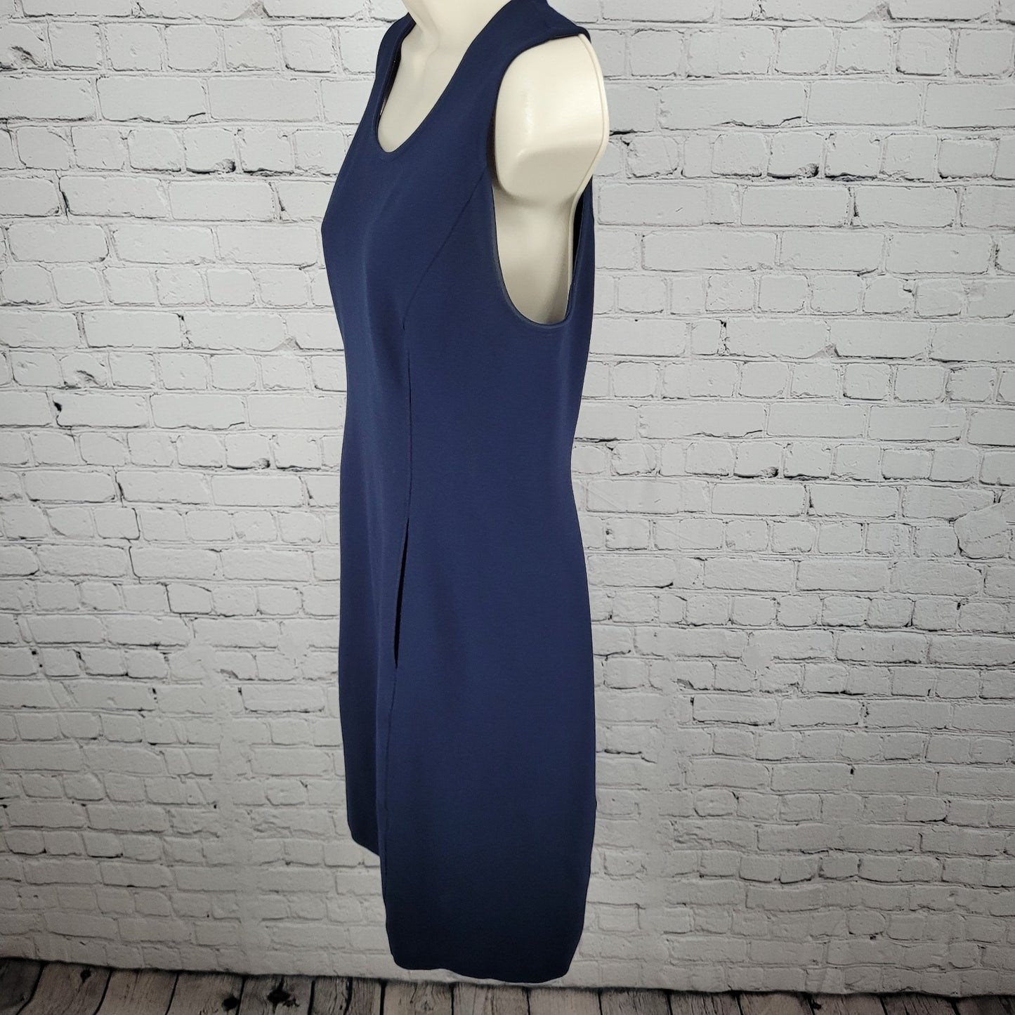 Land's End Navy Sleeveless Stretch Pockets Back Slit Zipped Shift Dress Size 6