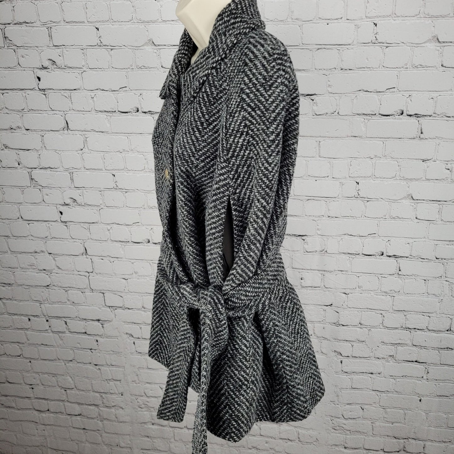 Draper James Black White Wool Blend Tweed Belted Sleeveless Cape Coat Size M/L