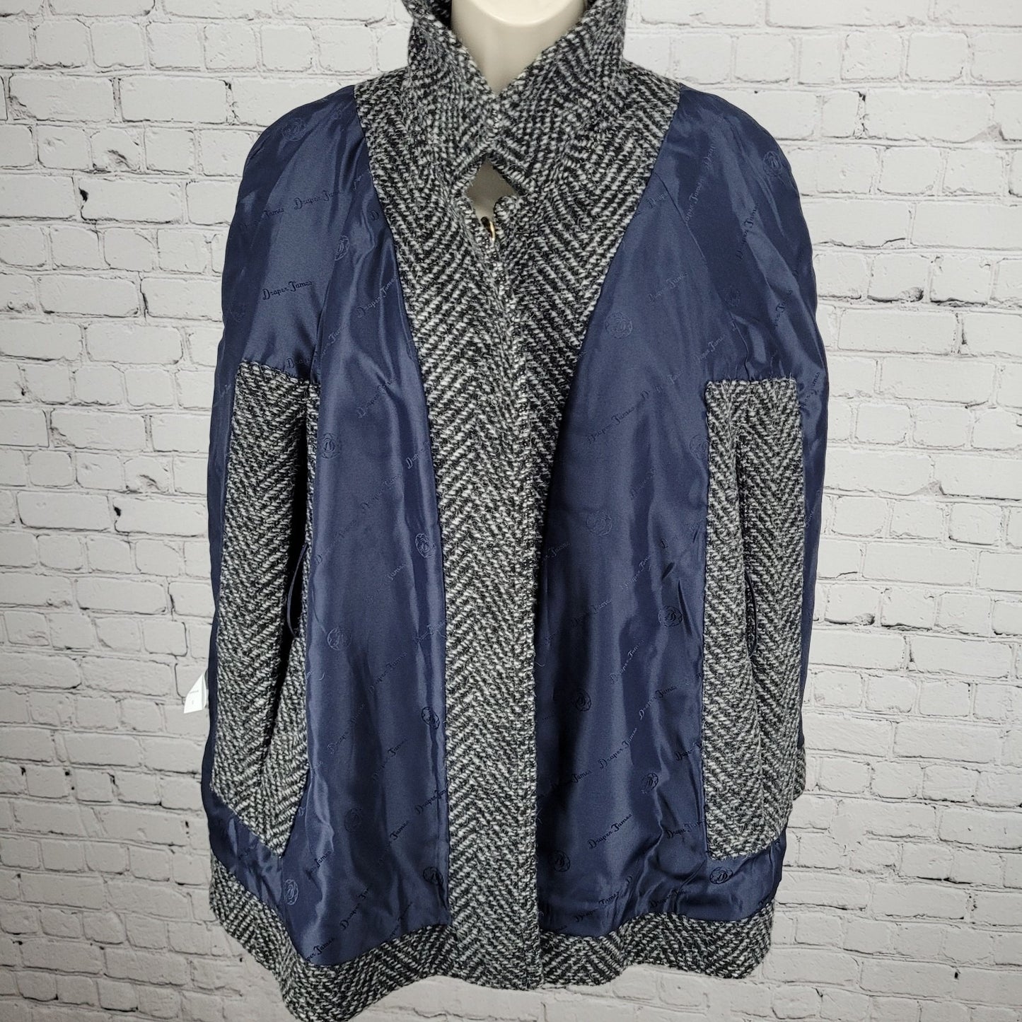 Draper James Black White Wool Blend Tweed Belted Sleeveless Cape Coat Size M/L