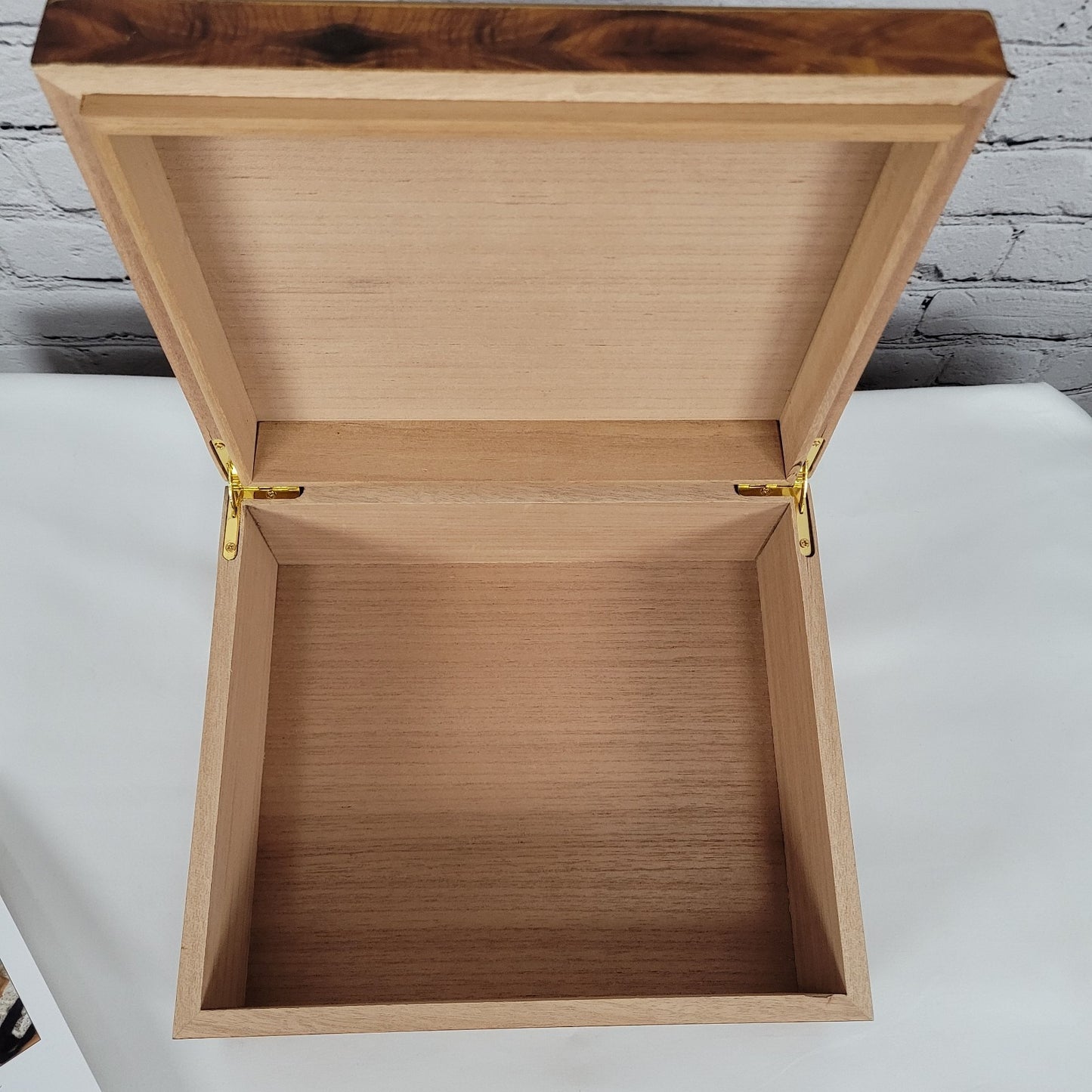 Quality Importers Trading Co Humidor Supreme Brown Wood Cigar Storage Box