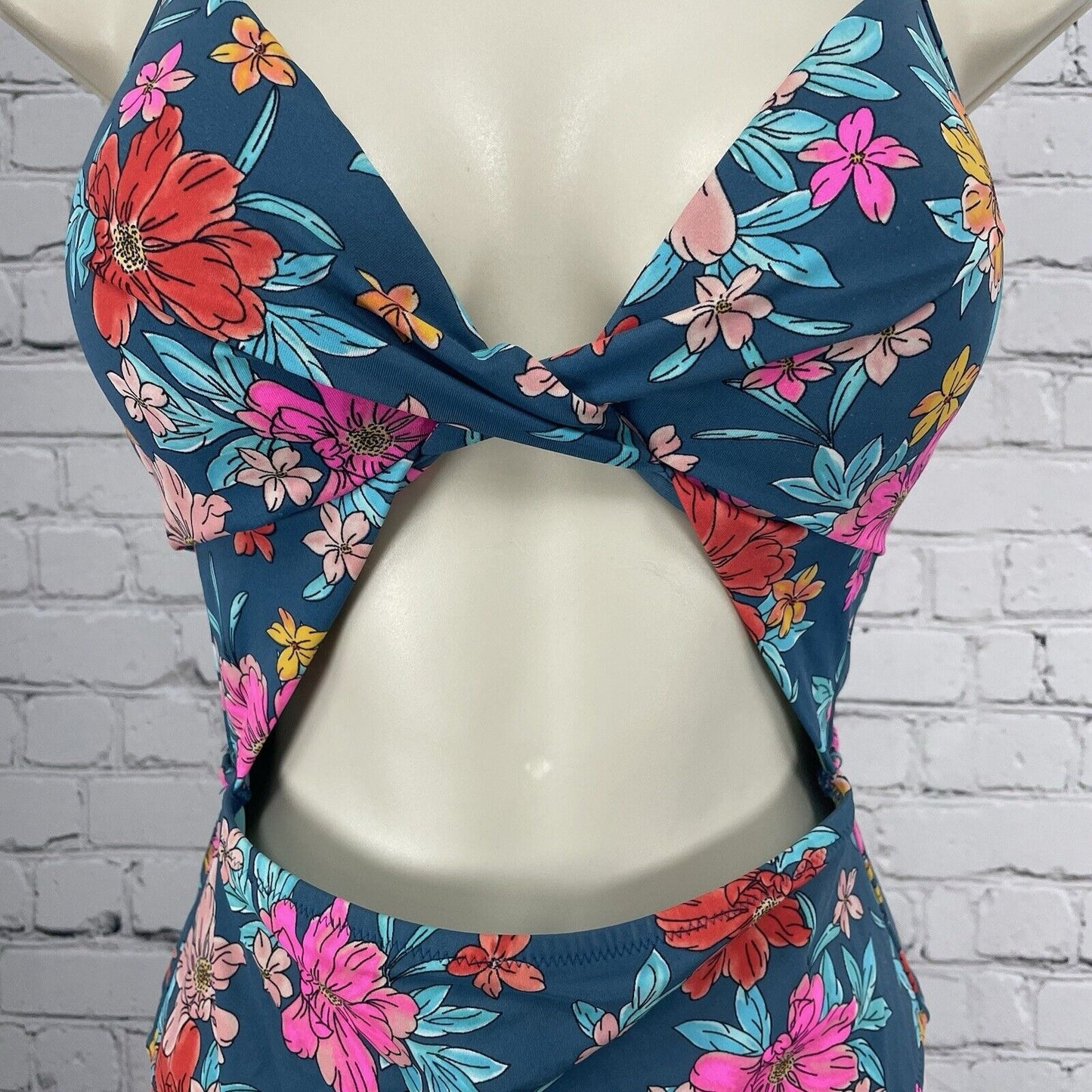 Shade & Shore Multicolor Floral One Piece Swimsuit Pushup Padded Size 34C