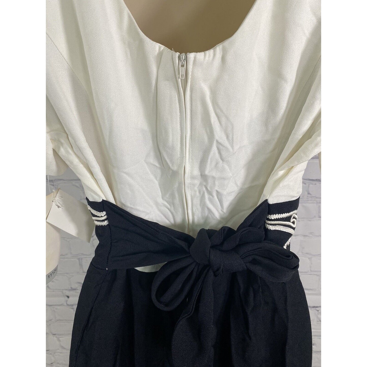 NWT John Roberts Black White Embroidered Waist Tie Back Zip Dress 12