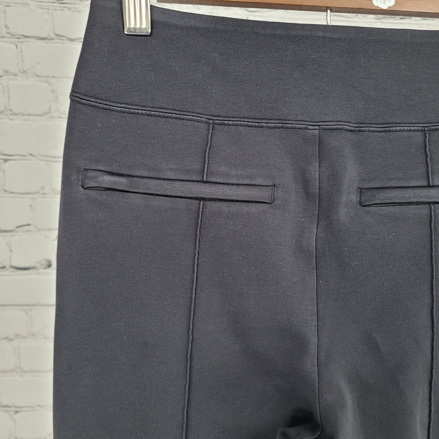 Athleta Black Soft Stretch Activewear Mid Rise Slim Pull On Pants Size 0 (24x27)