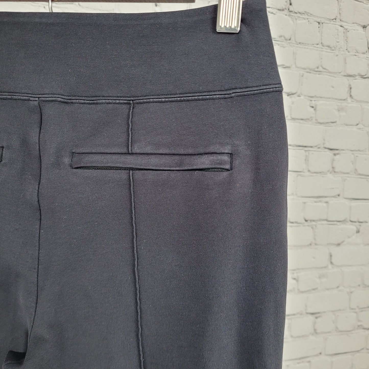 Athleta Black Soft Stretch Activewear Mid Rise Slim Pull On Pants Size 0 (24x27)