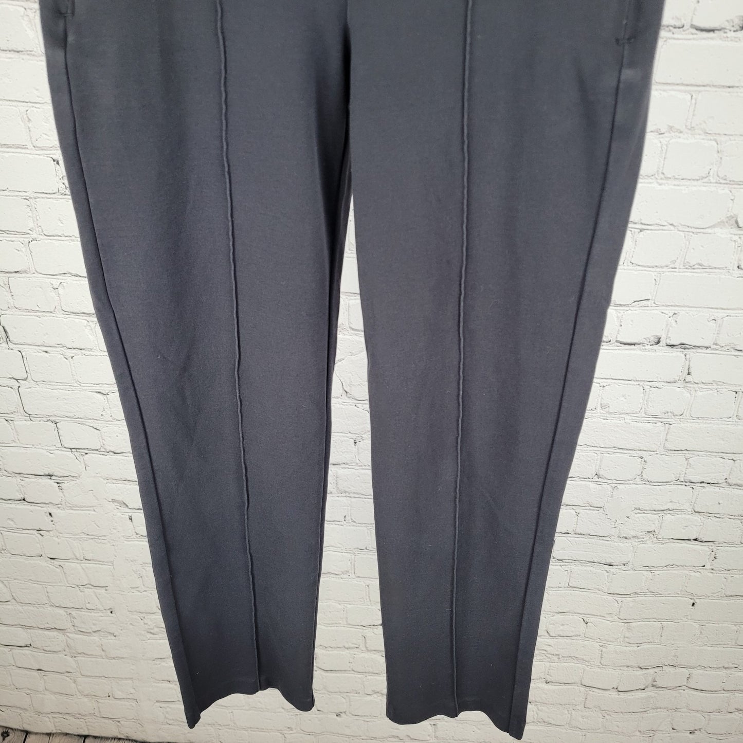 Athleta Black Soft Stretch Activewear Mid Rise Slim Pull On Pants Size 0 (24x27)