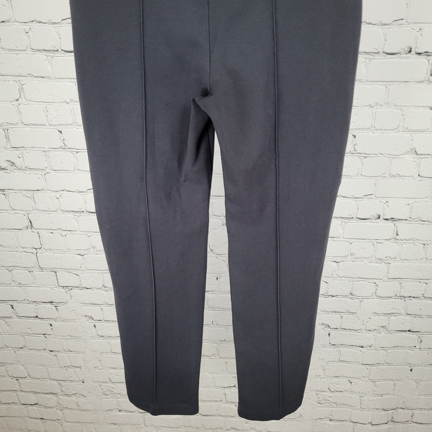 Athleta Black Soft Stretch Activewear Mid Rise Slim Pull On Pants Size 0 (24x27)