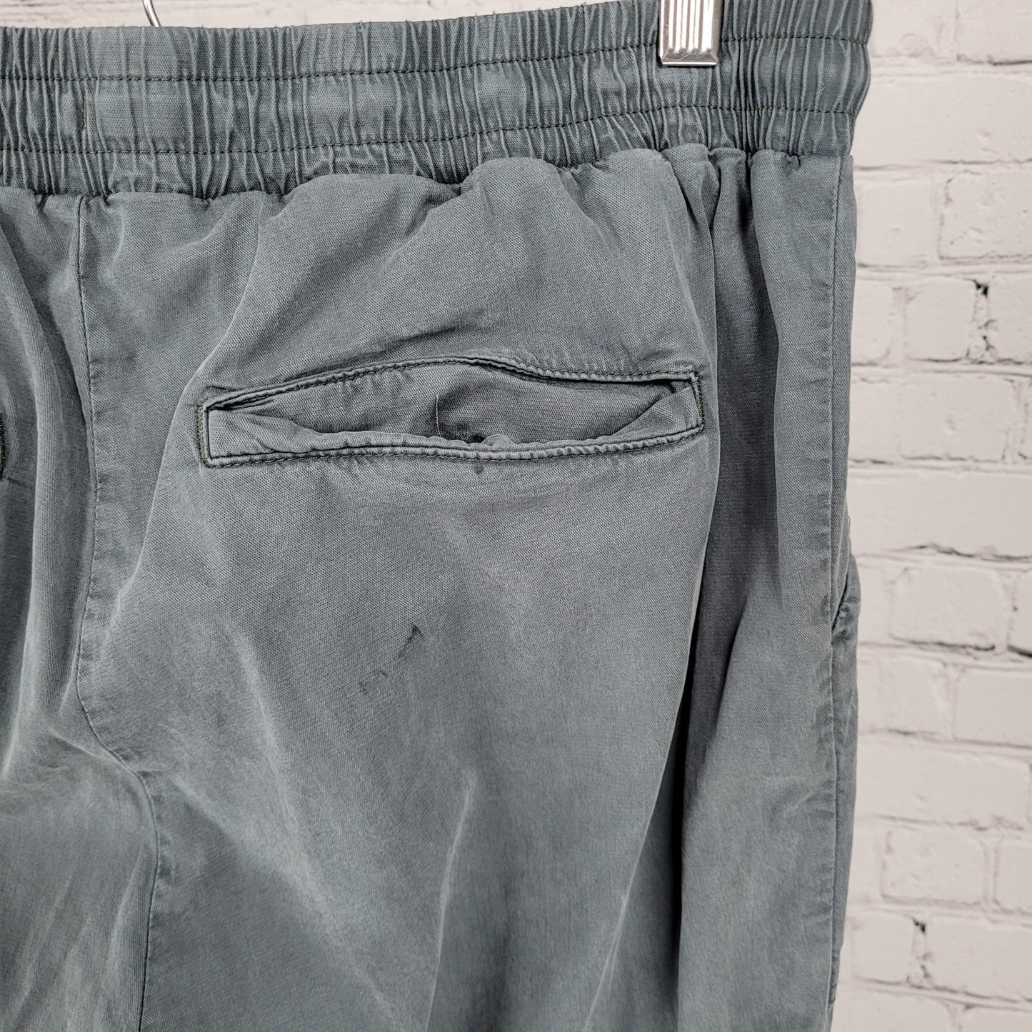 Orvis Grey Lightweight Stretch Elastic Waist Pants Casual Size Medium M (32x28)