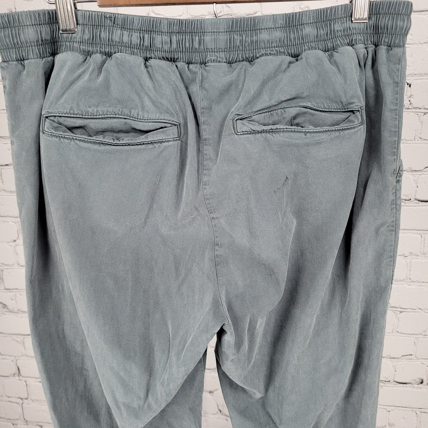 Orvis Grey Lightweight Stretch Elastic Waist Pants Casual Size Medium M (32x28)