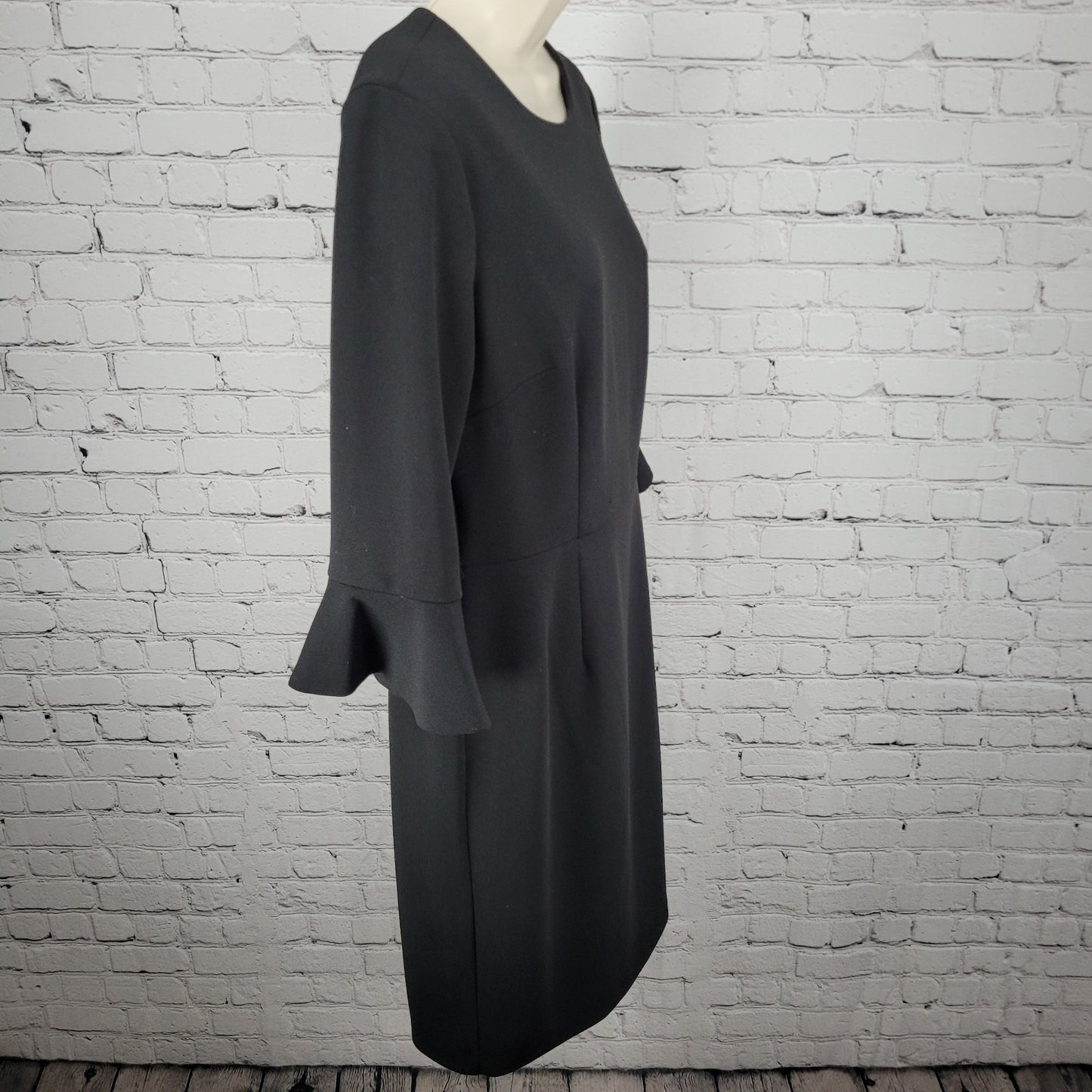 Donna Morgan Black Stretch 3/4 Bell Sleeve Lined Sheath Dress Size 10