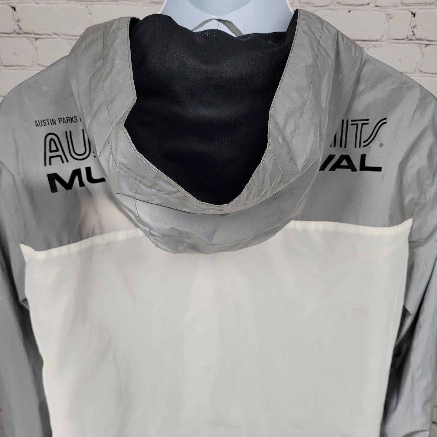 Austin City Limits Music Festival Silver Metallic Hooded Jacket Size Medium M