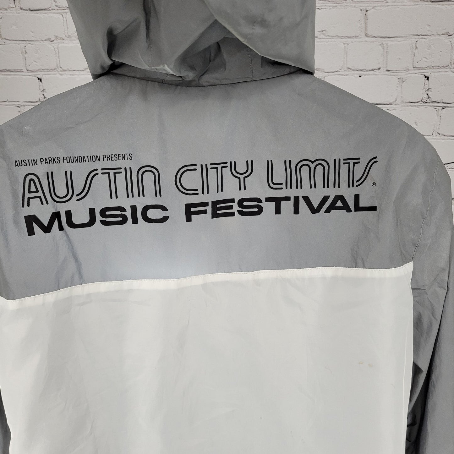 Austin City Limits Music Festival Silver Metallic Hooded Jacket Size Medium M