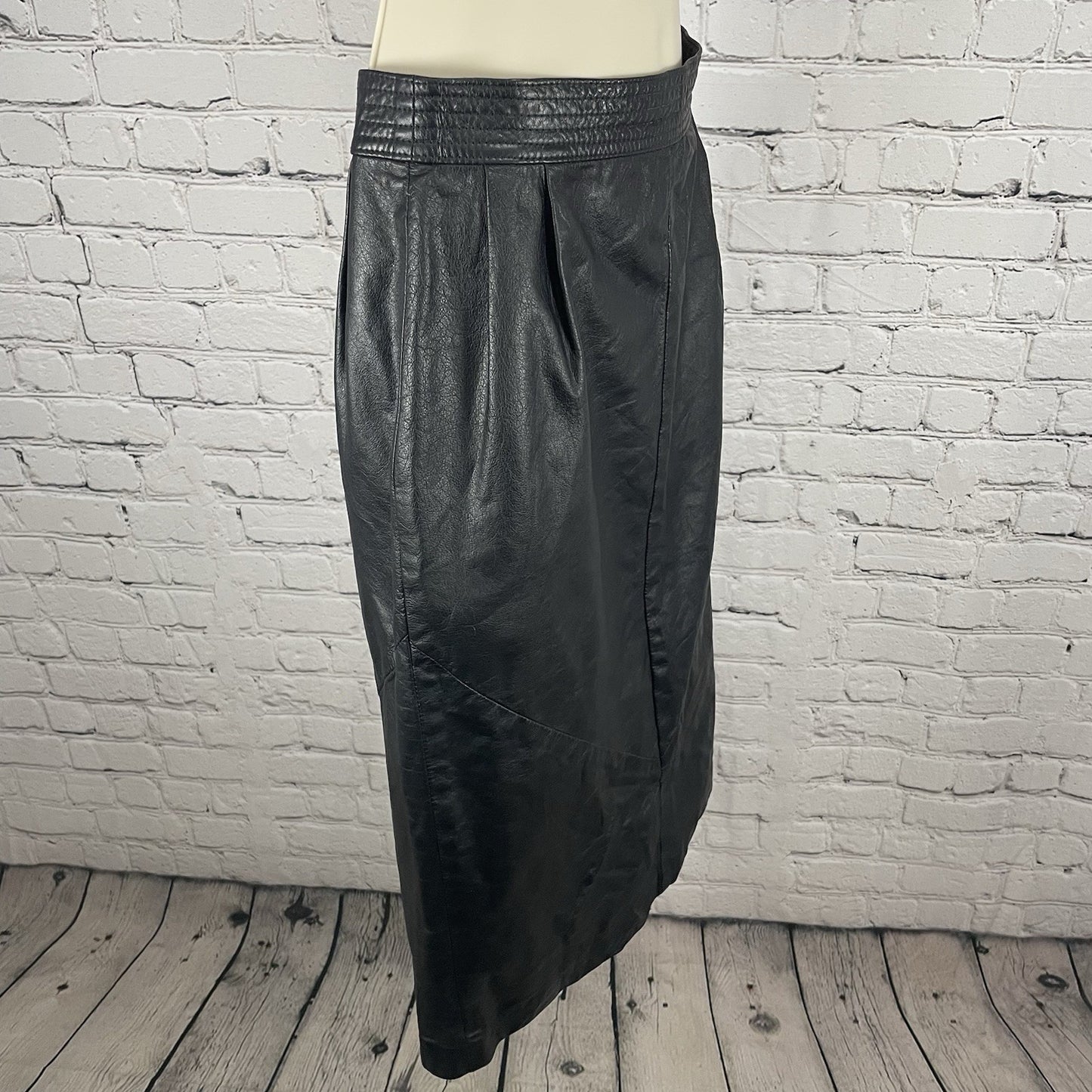 VTG Siena Black Leather Pleated Back Slit Lined Straight Skirt Size 8 (26x26.5)