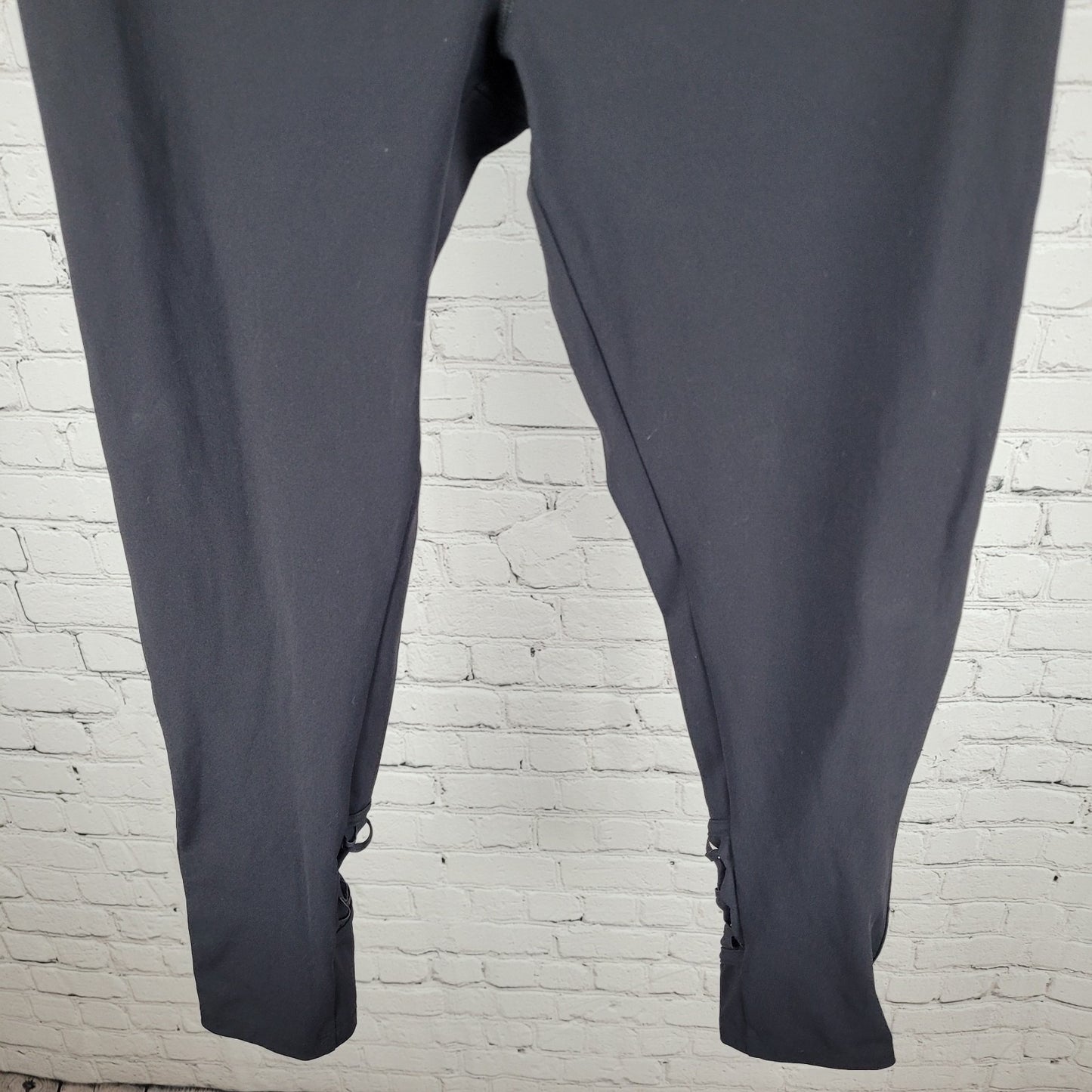 Free People Movement Black Ruched Back Yoga Pants Leggings Size Medium M (28x27)