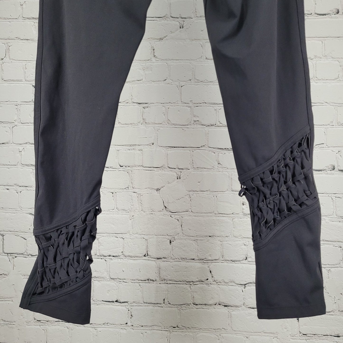 Free People Movement Black Ruched Back Yoga Pants Leggings Size Medium M (28x27)