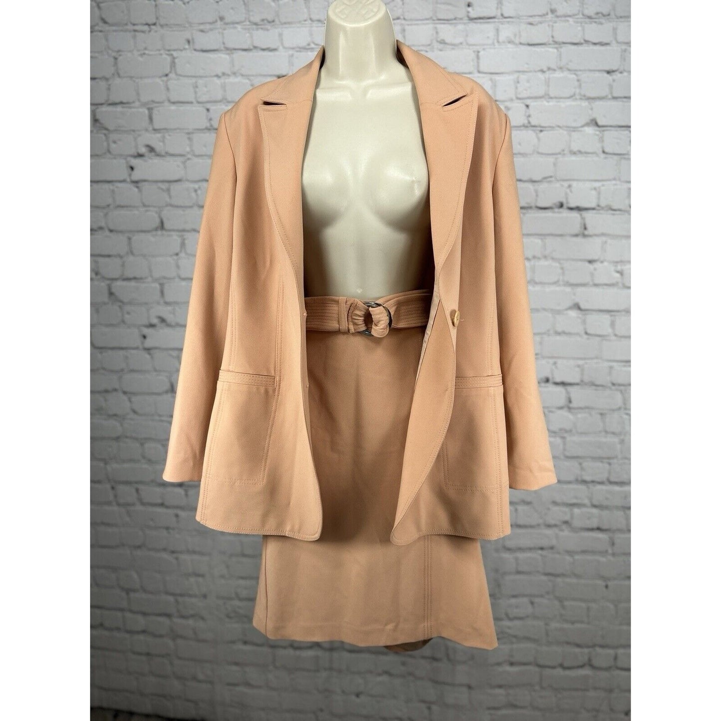 Conrad C Collection Pink Collared Stretch Belted Women’s Skirt Suit Size 16