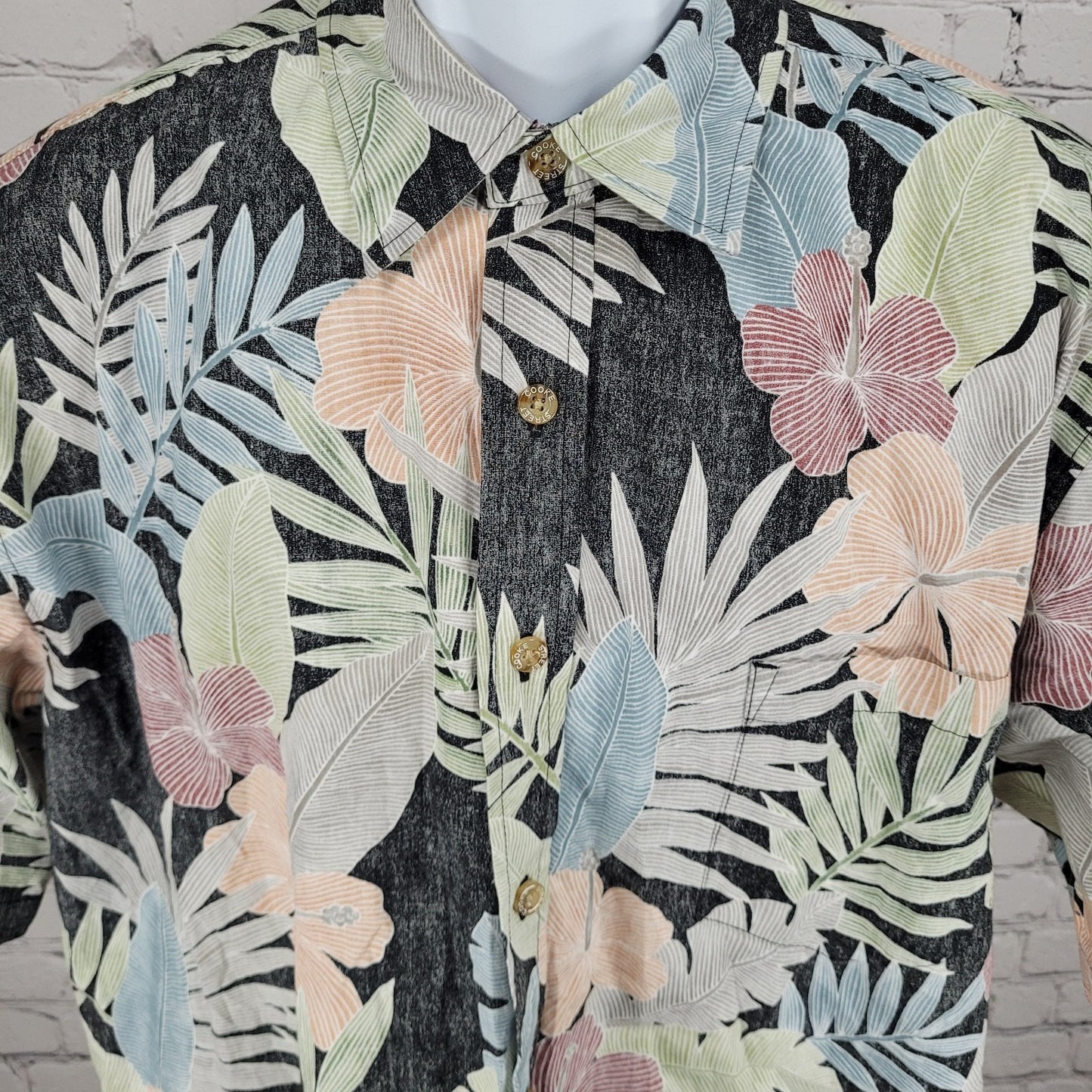 Cooke Street Honolulu Tropical Floral Hawaiian Button Up Cruise Shirt Large L