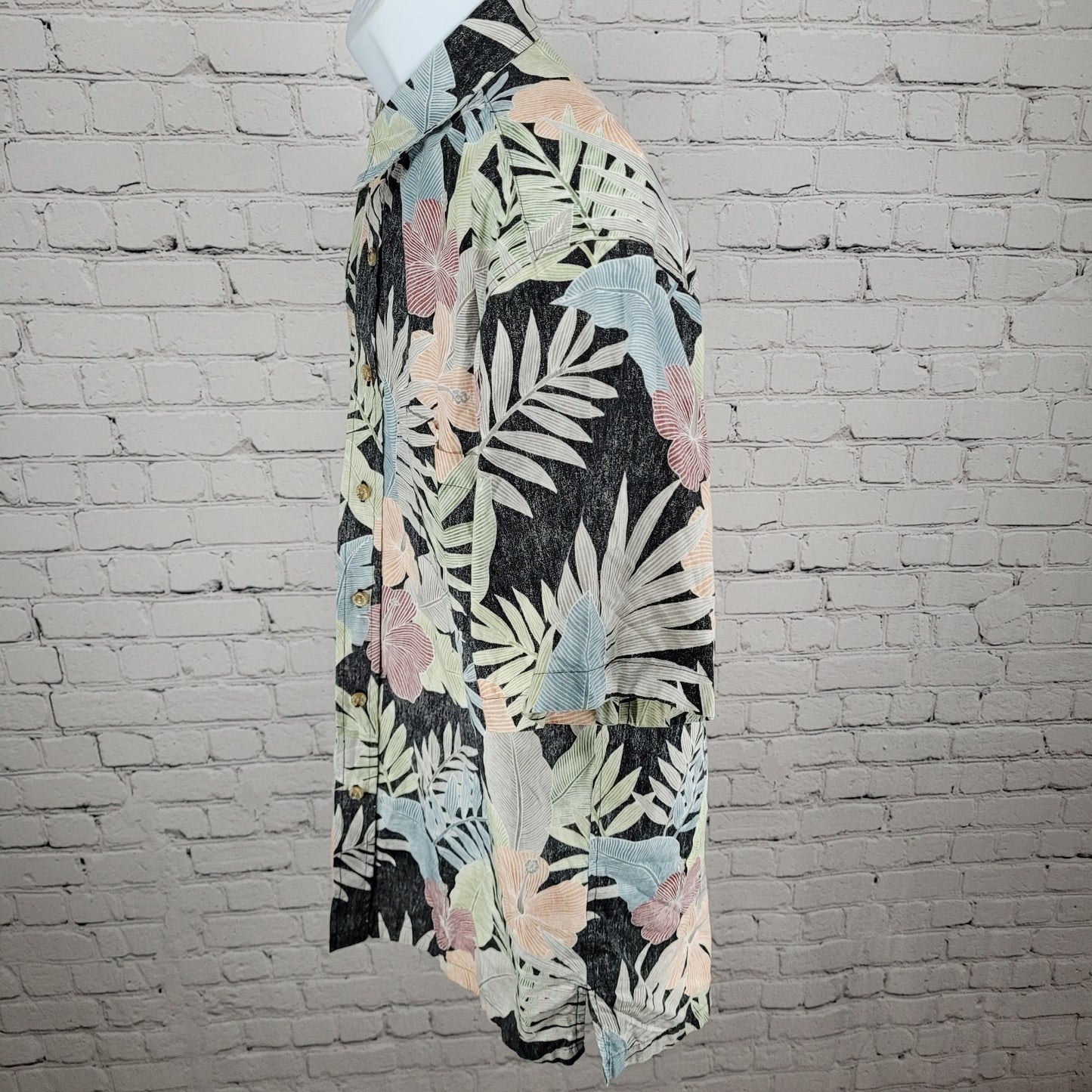Cooke Street Honolulu Tropical Floral Hawaiian Button Up Cruise Shirt Large L