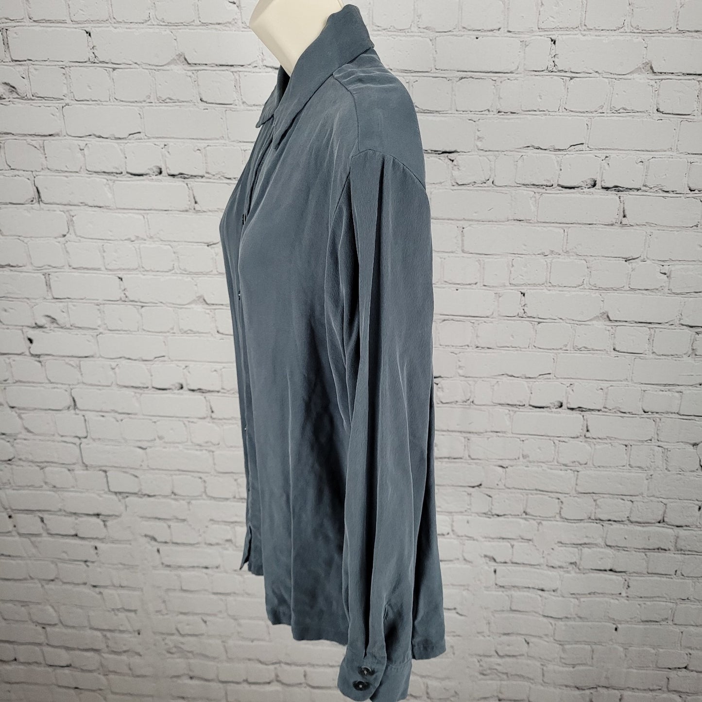 Eddie Bauer Blue Grey 100% Silk Button Up Long Sleeve Collar Shirt Size Large L