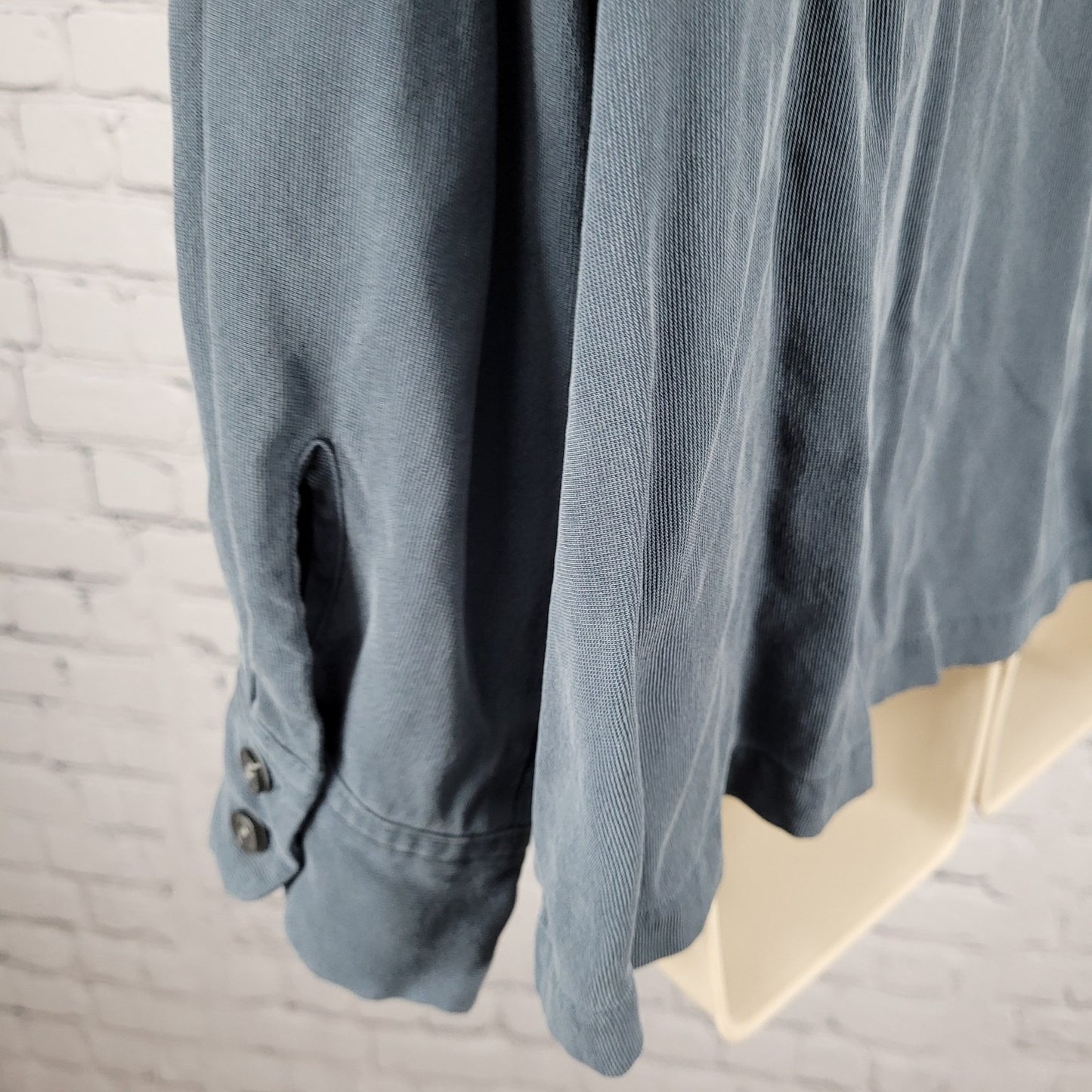Eddie Bauer Blue Grey 100% Silk Button Up Long Sleeve Collar Shirt Size Large L