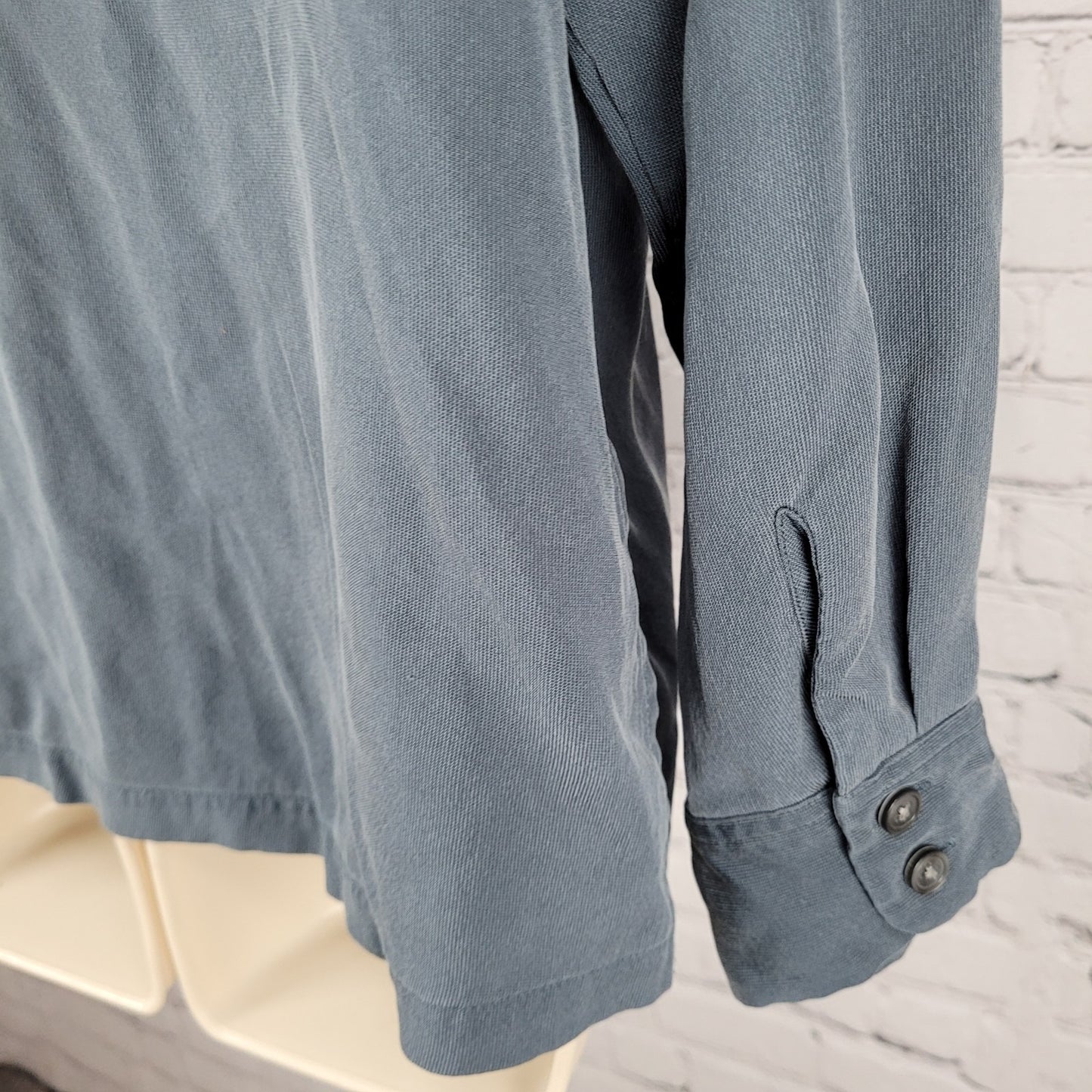 Eddie Bauer Blue Grey 100% Silk Button Up Long Sleeve Collar Shirt Size Large L