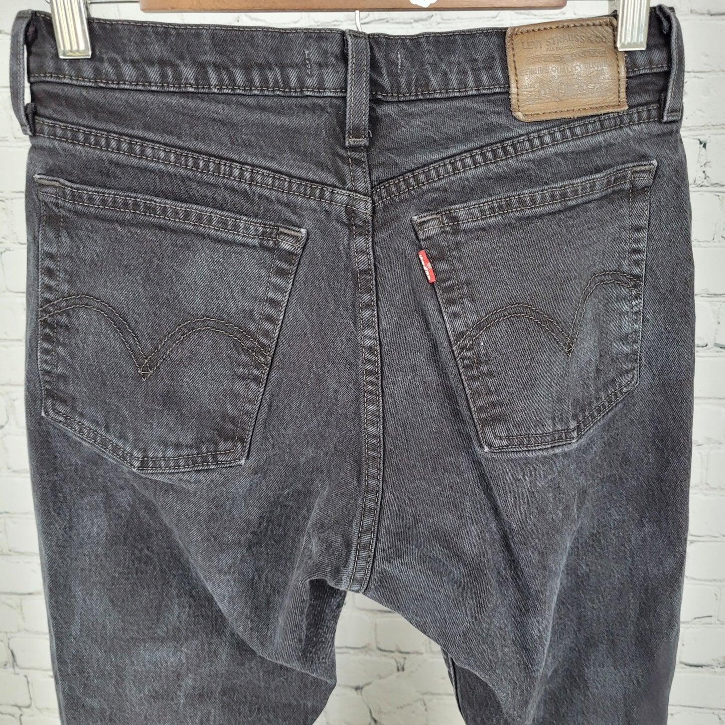Levi's Premium Black Denim Distressed Wedgie Straight Crop Jeans Size 28 (28x26)