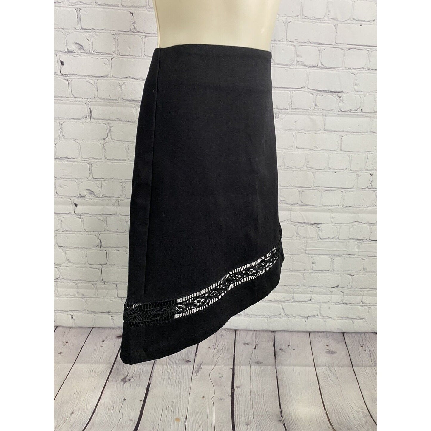 NWT Aqua Bloomingdale’s Black A Line Knee Length Side Zip Skirt M