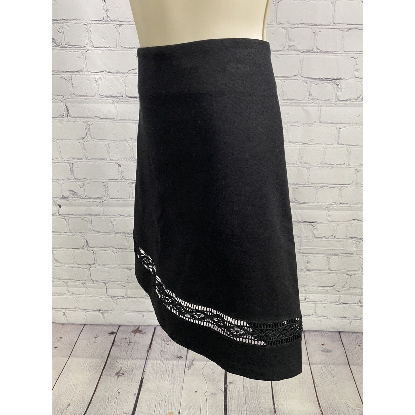 NWT Aqua Bloomingdale’s Black A Line Knee Length Side Zip Skirt M