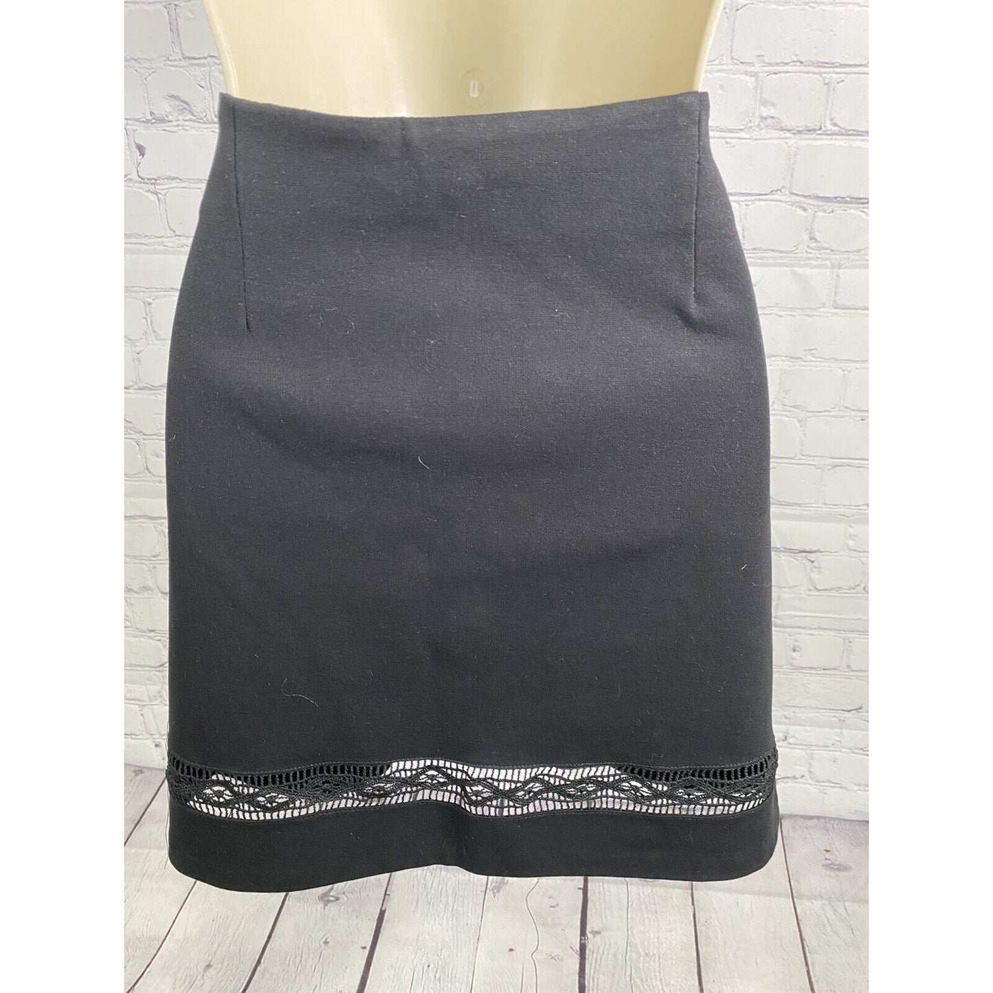 NWT Aqua Bloomingdale’s Black A Line Knee Length Side Zip Skirt M