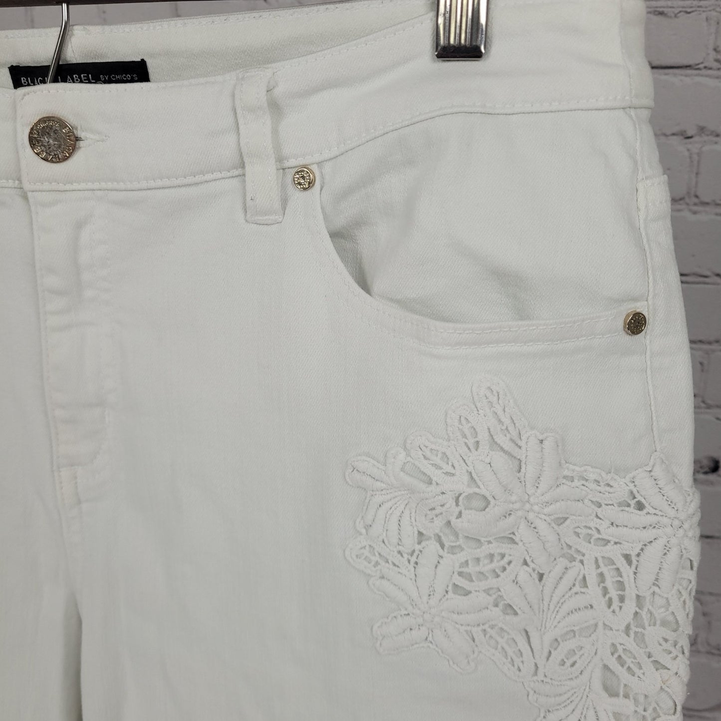 Black Label Chico's White Lace Appliqué Stretch Jeans Size 2 US 12 (34x27)