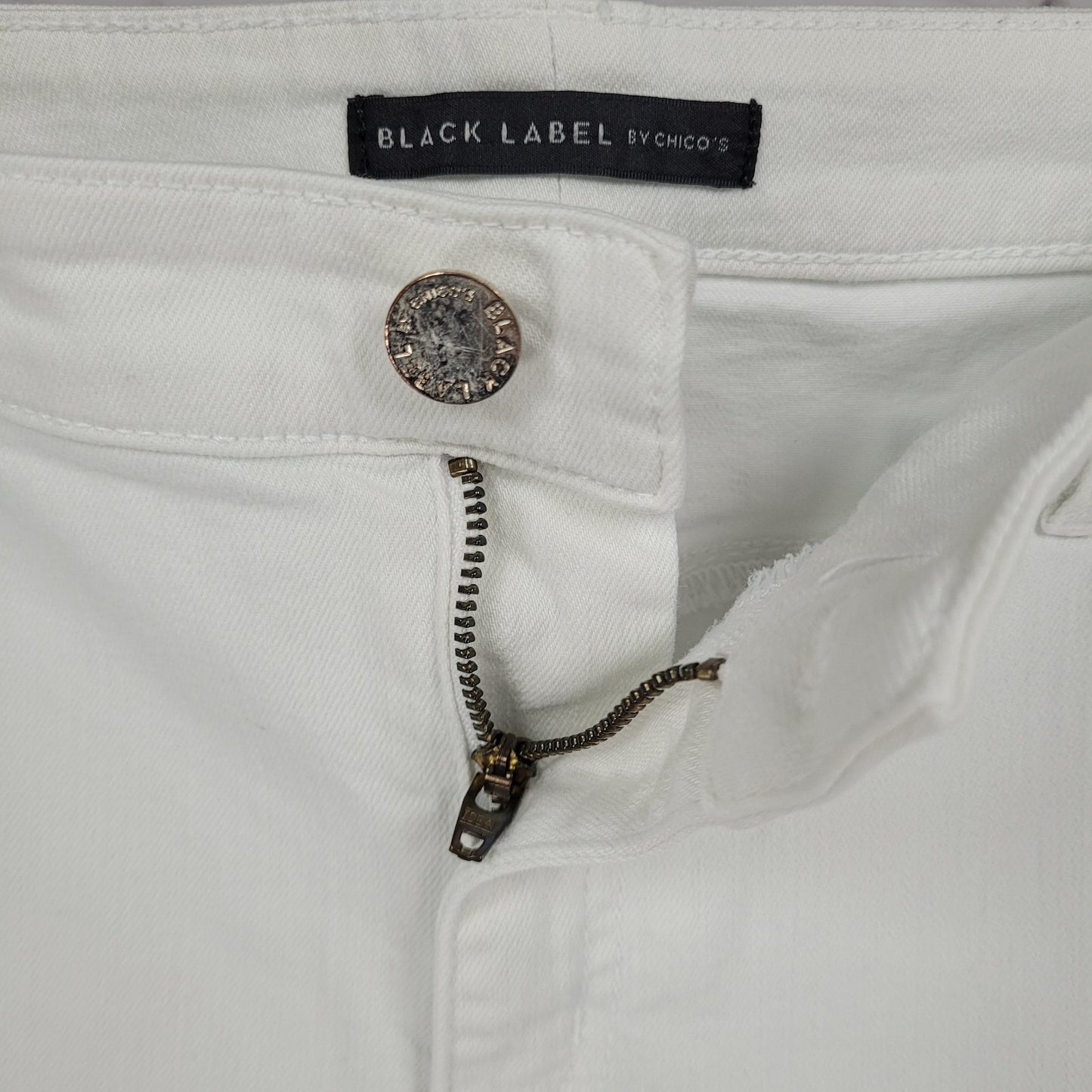 Black Label Chico's White Lace Appliqué Stretch Jeans Size 2 US 12 (34x27)