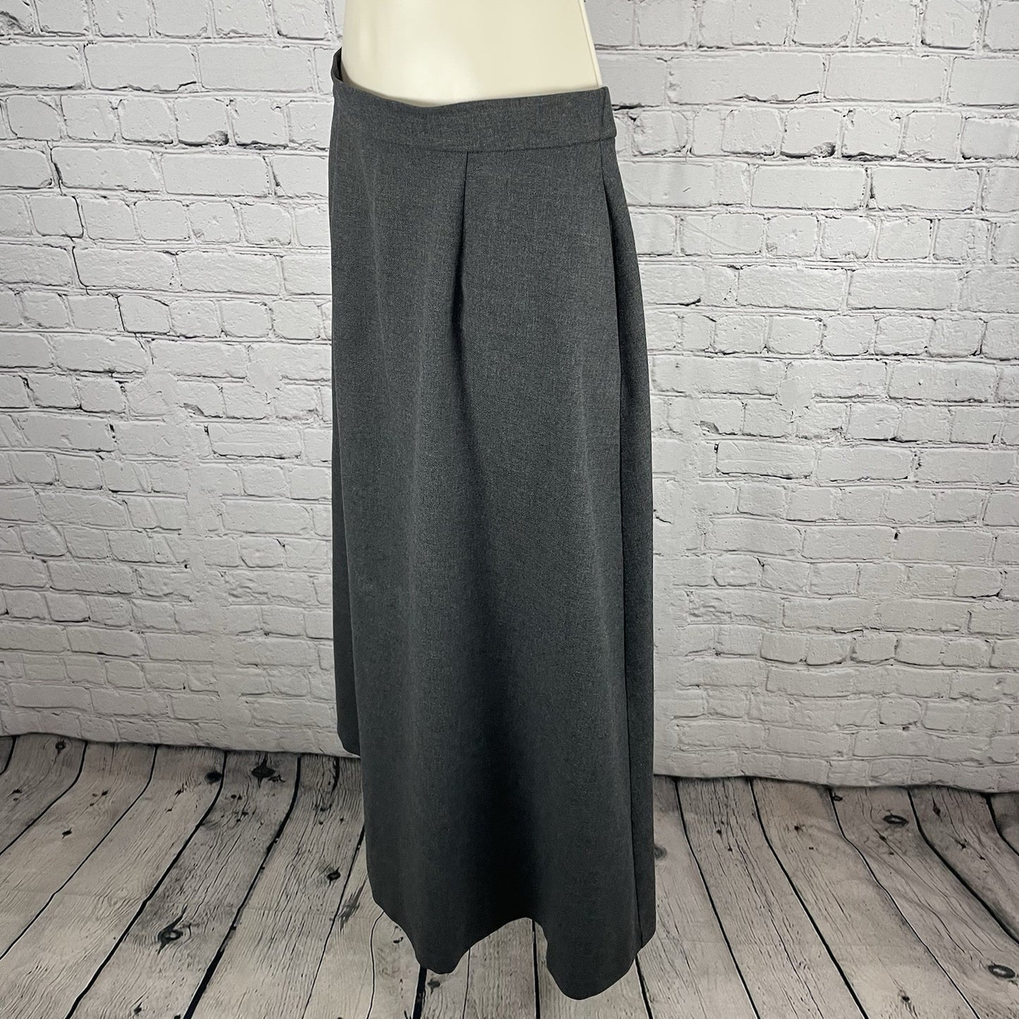 VTG Orvis Grey Pleated A Line Zipped Long Maxi Skirt USA Made Petite Size 6P