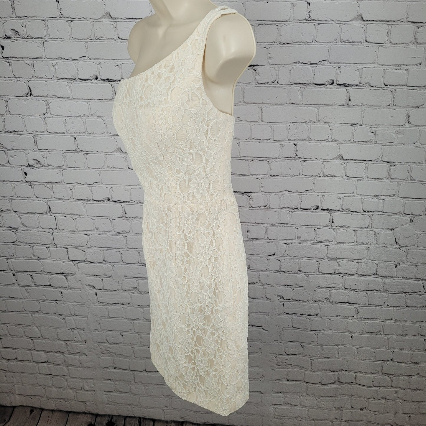 Mori Lee Madeline Gardner Ivory Floral Lace Boned & Padded Bodice Dress Size 8